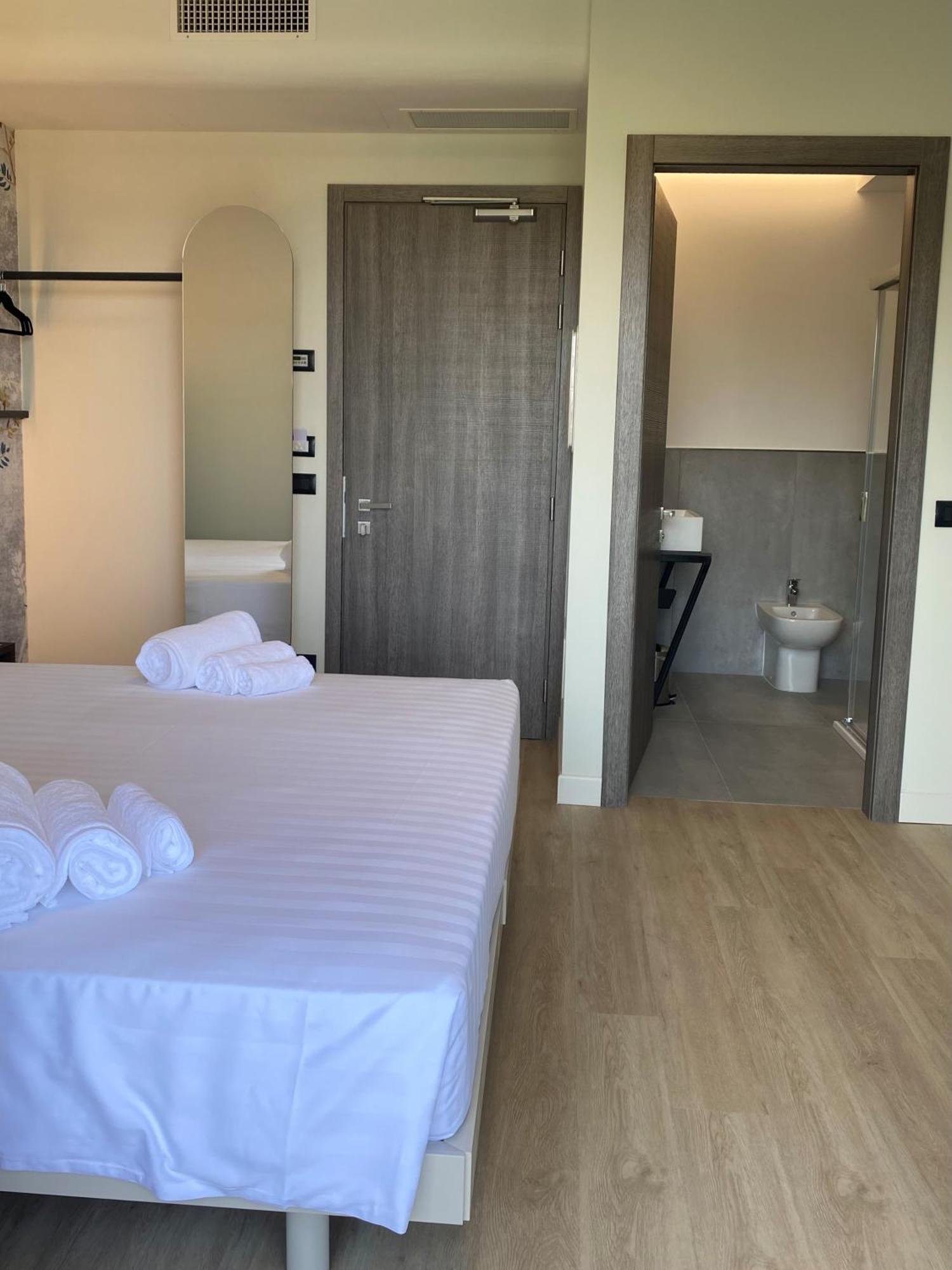 Hotel Vita سالو المظهر الخارجي الصورة