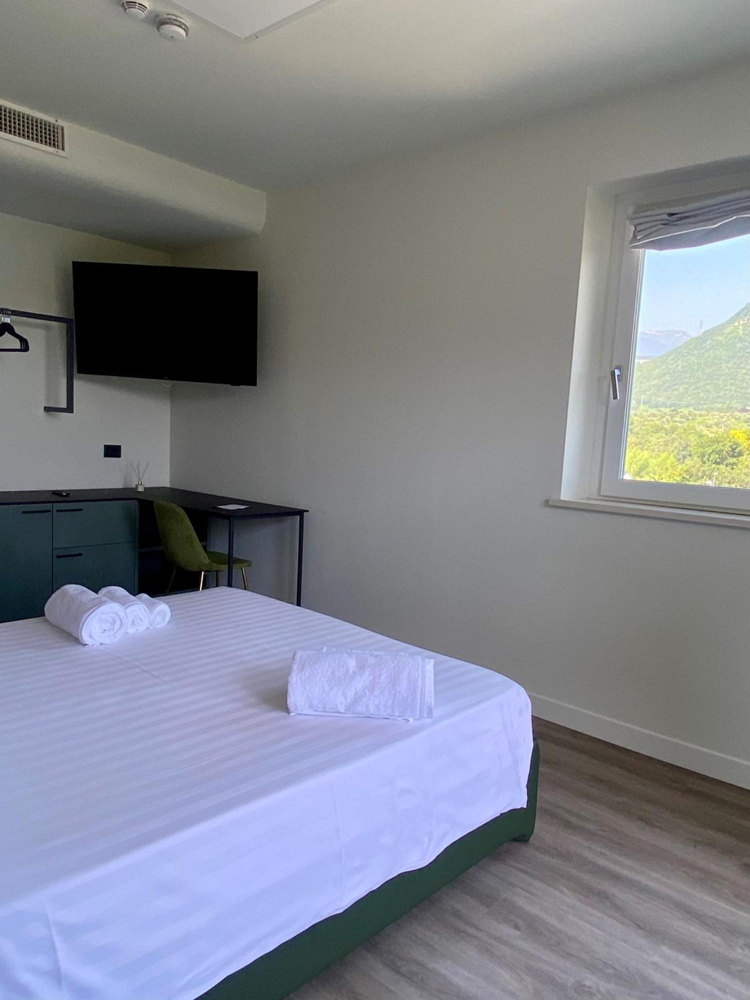 Hotel Vita سالو المظهر الخارجي الصورة